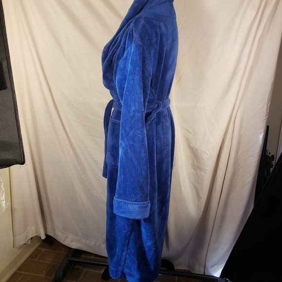 NY Threads Plush Blue Robe - Picture 2 of 4